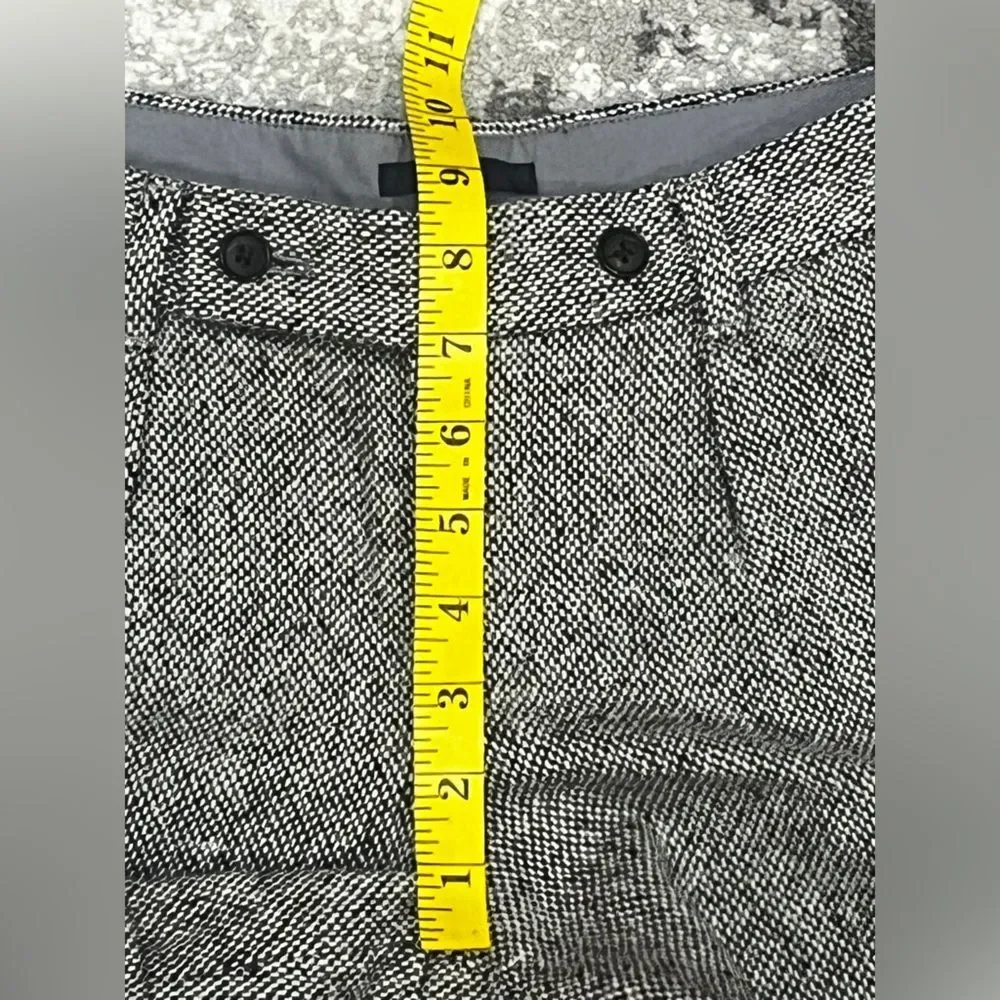True Y2K Gap brand grey tweed wool-blend cuffed shorts. Size 1